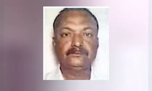 സ്കൂട്ടർ ഓടയിലേക്ക് മറിഞ്ഞ് യാത്രക്കാരൻ മരിച്ചു