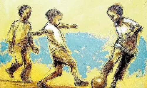 ഇത്തിരിപ്പോന്ന മൈതാനത്തിൽ