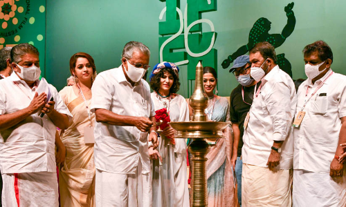 കാഴ്ചയുടെ തിരയുത്സവത്തിന് കൊടിയേറി