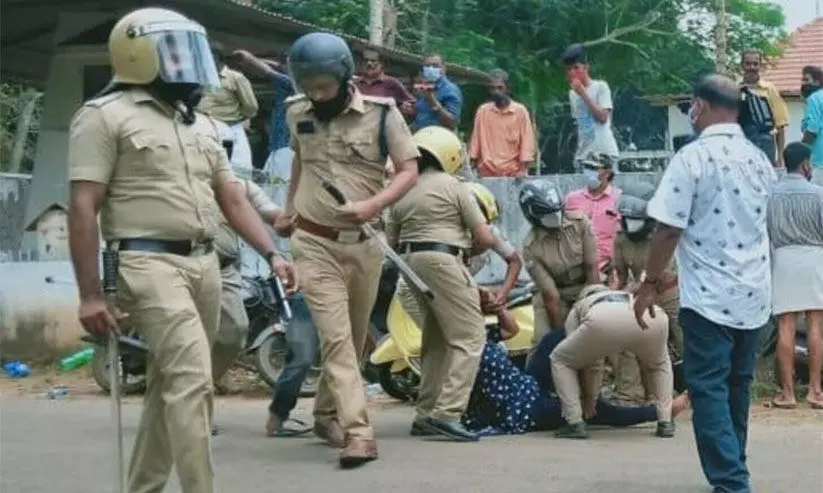 അടിച്ചമർത്തുന്ന സർക്കാർ നടപടി ജനാധിപത്യ വിരുദ്ധമെന്ന് - പ്രവാസി സാംസ്കാരിക വേദി അടിച്ചമർത്തുന്ന സർക്കാർ നടപടി ജനാധിപത്യ വിരുദ്ധമെന്ന് - പ്രവാസി സാംസ്കാരിക വേദി