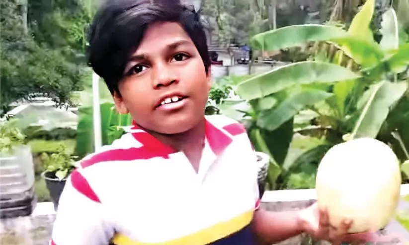 ഹായ് ഗയ്സ്.... ഹുമൈദ് റിഷാന് മികച്ച കർഷകനുള്ള പുരസ്കാരം ഹായ് ഗയ്സ്.... ഹുമൈദ് റിഷാന് മികച്ച കർഷകനുള്ള പുരസ്കാരം