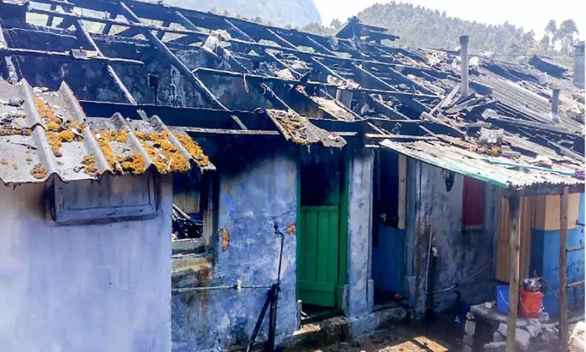 എസ്റ്റേറ്റ് ലയത്തിൽ വീടുകള്‍ കത്തിനശിച്ചു; ആളപായമില്ല