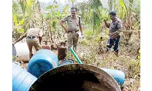 2000 ലിറ്റർ വാഷ് പിടികൂടി 2000 ലിറ്റർ വാഷ് പിടികൂടി