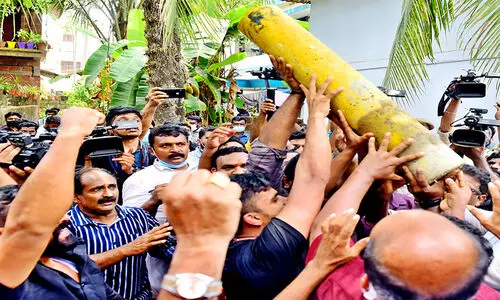 സിൽവർ ലൈനിൽ വാക്പോരും വെല്ലുവിളിയും