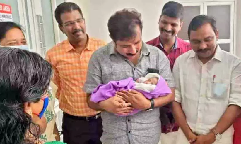 തുറവൂർ താലൂക്ക് ആശുപത്രിയിൽ കരച്ചിൽ ഉയർന്നു തുറവൂർ താലൂക്ക് ആശുപത്രിയിൽ കരച്ചിൽ ഉയർന്നു