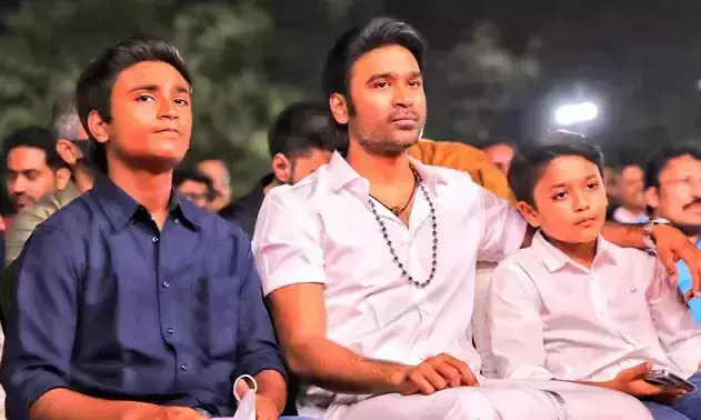 വിവാഹബന്ധം വേർപെടുത്തിയ ശേഷം മക്കളുമായി പൊതുവേദിയിൽ ആദ്യമായി ധനുഷ് വിവാഹബന്ധം വേർപെടുത്തിയ ശേഷം മക്കളുമായി പൊതുവേദിയിൽ ആദ്യമായി ധനുഷ്