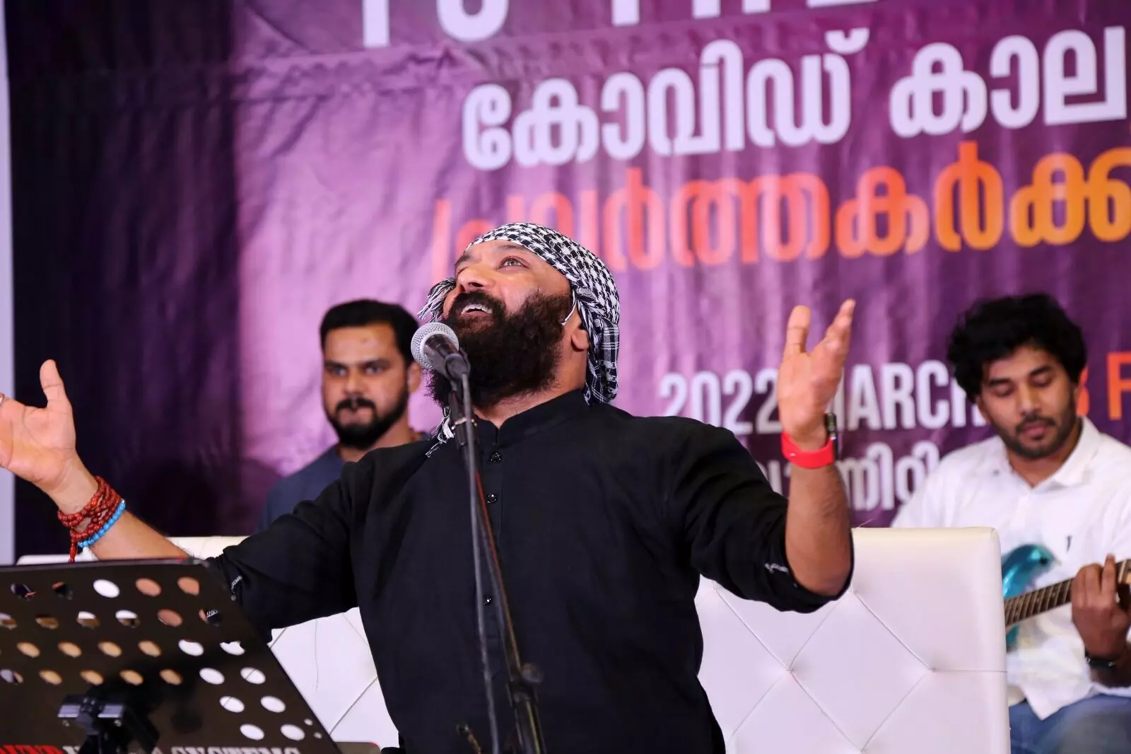 അതിജീവനത്തിെൻറ ഇശലുമായി റാഫി കല്ലായി അതിജീവനത്തിെൻറ ഇശലുമായി റാഫി കല്ലായി