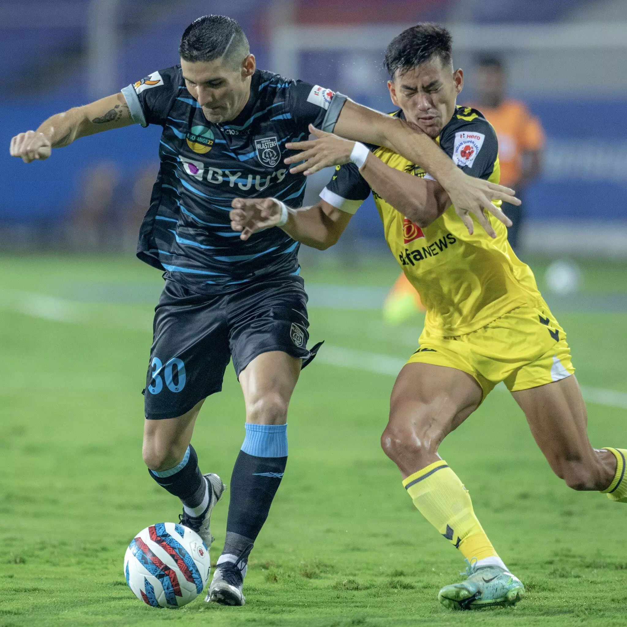 20 രാഹുലി​ന്റെ ഷോട്ട് ലക്ഷ്യം തെറ്റി