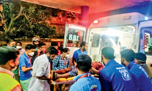 പൂങ്ങോട് സ്റ്റേഡിയത്തിലെത്തിയത്  പതിനായിരത്തിലേറെ കാണികൾ