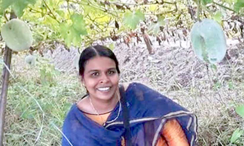 ചൊരു മണലിൽ സാധ്യത തിരിച്ചറിഞ്ഞ് റോസ്മി