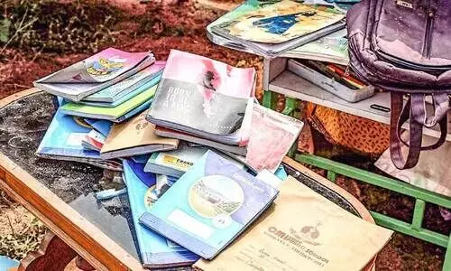 കണ്ണീർതാളായി ആ പാഠപുസ്തകങ്ങൾ