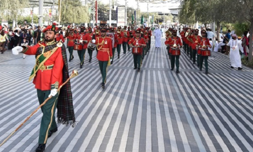 ദു​ബൈ എ​ക്‌​സ്‌​പോ​യി​ല്‍ സു​ല്‍ത്താ​ന്‍ സാ​യു​ധ സേ​ന​യു​ടെ ​പ​രേ​ഡ്​