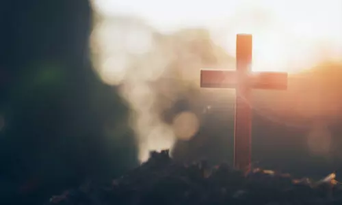 ക്രിസ്ത്യൻ ​വൈദികനെ വീട്ടിൽ കയറി വെട്ടിക്കൊന്നു; കൊലക്ക് പിന്നിൽ ഹിന്ദുത്വ സംഘമെന്ന്