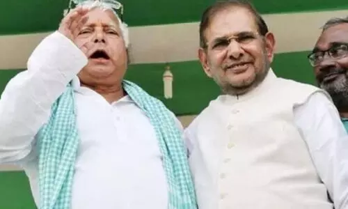 വഴി പിരിഞ്ഞിട്ട് 25 വർഷങ്ങൾ; ഒടുവിൽ ശരത് യാദവും ലാലു പ്രസാദും ഒന്നിക്കുന്നു