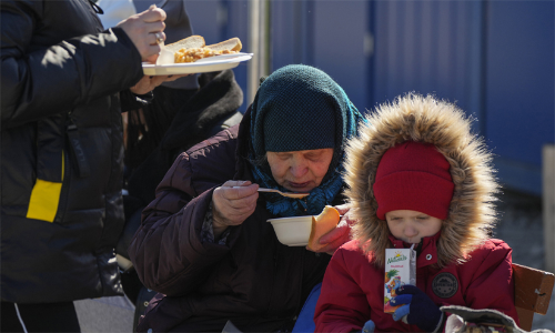 യുക്രെയ്നിലെ റഷ്യൻ അധിനിവേശം; പാലായനം ചെയ്തത് 10 ദശലക്ഷം പേരെന്ന് യു.എൻ, 90 ശതമാനവും സ്ത്രീകളും കുട്ടികളും
