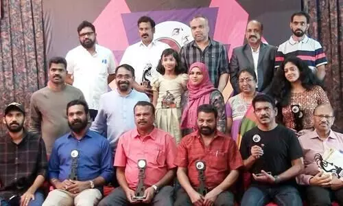 ഒ​മാ​നി​ലെ ക​ലാ​മേ​ഖ​ല​ക​ളി​ൽ പ്ര​വ​ർ​ത്തി​ക്കു​ന്ന​വ​ർ​ക്ക് പ്രഥമ പ്രേം നസീർ സ്മൃതിപുരസ്കാരം നൽകി