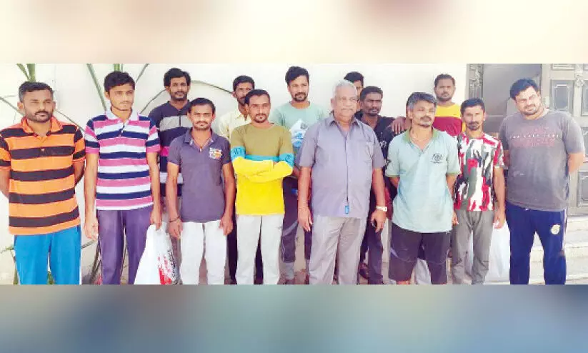 കപ്പലപകടം; ഗുജറാത്ത് സ്വദേശികൾ മടങ്ങി കപ്പലപകടം; ഗുജറാത്ത് സ്വദേശികൾ മടങ്ങി