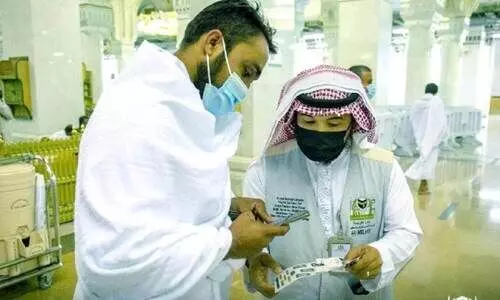 ഹറമിലെ ഇ-സേവനങ്ങൾ  പരിചയപ്പെടുത്താൻ കാർഡ്