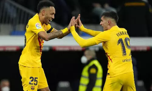 ബെർണബ്യൂ കത്തിച്ച് സാവിയുടെ ബാഴ്സ; റയലിനെ തകർത്തത് നാല് ഗോളിന്