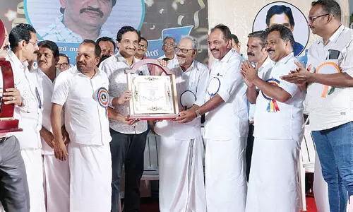 ജന്മനാടിന്‍റെ ഹൃദയവായ്പ് ഏറ്റുവാങ്ങി ഡോ. ഫസൽ ഗഫൂർ