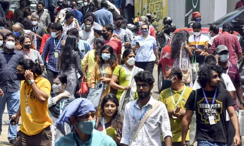 ഭരണകൂടത്തെ വെള്ളപൂശുന്ന ചിത്രങ്ങളെ പ്രോത്സാഹിപ്പിക്കുന്നു- നടേഷ് ഹെഡ്ഗെ