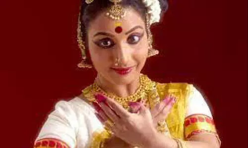 ഡോ. നീന പ്രസാദിന്‍റെ നൃത്തം നിർത്തിവെപ്പിച്ചത്​ വിവാദമാകുന്നു