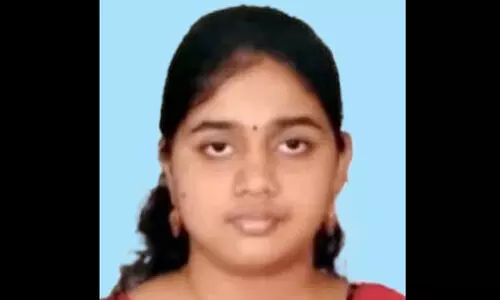 പി​താ​വി​നൊ​പ്പം സ്കൂ​ട്ട​റി​ൽ പോ​യ വി​ദ്യാ​ർ​ഥി​നി ബ​സി​ടി​ച്ച്​ മ​രി​ച്ചു