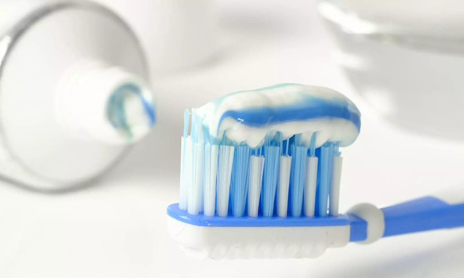 തെറ്റിദ്ധരിപ്പിക്കുന്ന പരസ്യം: പ്രമുഖ ടൂത്ത് പേസ്റ്റ് കമ്പനിക്ക് 10 ലക്ഷം പിഴ; തെറ്റായ അവകാശവാദങ്ങൾ പിൻവലിക്കണം തെറ്റിദ്ധരിപ്പിക്കുന്ന പരസ്യം: പ്രമുഖ ടൂത്ത് പേസ്റ്റ് കമ്പനിക്ക് 10 ലക്ഷം പിഴ; തെറ്റായ അവകാശവാദങ്ങൾ പിൻവലിക്കണം