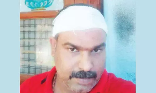 മഞ്ഞളാട്ട് കുന്നിൽ ഗൃഹനാഥനെ ലഹരി മാഫിയ ആക്രമിച്ച് പരിക്കേൽപിച്ചു മഞ്ഞളാട്ട് കുന്നിൽ ഗൃഹനാഥനെ ലഹരി മാഫിയ ആക്രമിച്ച് പരിക്കേൽപിച്ചു