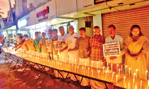 ആൾദൈവങ്ങൾക്കെതിരെ ദീപ പ്രതിരോധം