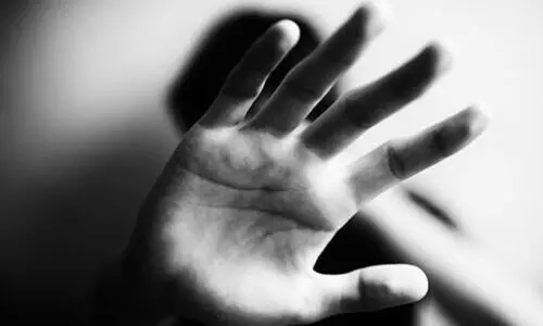 പെൺകുഞ്ഞിനെ പ്രസവിച്ചതിന് പൊള്ളലേൽപിച്ചു; ഭർത്താവ് ഉൾപ്പെടെ അഞ്ചുപേർക്കെതിരെ കേസ്