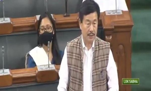 ചിലന്തിവല നെയ്യുംപോലെ റോഡുകൾ; നിധിൻ ഗഡ്കരി സ്പൈഡർ മാൻ ആണെന്ന് ബി.ജെ.പി എം.പി