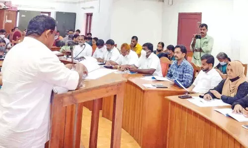 ഇരിട്ടിയിൽ ടൗൺഹാളും മൾട്ടി ലെവൽ ഷോപ്പിങ് കോംപ്ലക്സും ഇരിട്ടിയിൽ ടൗൺഹാളും മൾട്ടി ലെവൽ ഷോപ്പിങ് കോംപ്ലക്സും