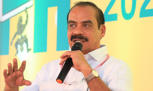 രാഷ്ട്രീയക്കാർ സ്വയം നന്നായിട്ടു വേണം   നാട് നന്നാക്കാൻ -സത്യൻ അന്തിക്കാട്