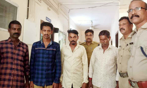 പ്ലസ് വൺ വിദ്യാർഥിനിയെ പീഢിപ്പിച്ച കേസിൽ നാലുപേർ പിടിയിൽ