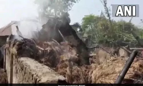 തൃണമൂൽ നേതാവിന്‍റെ കൊലപാതകം; 12 വീടുകൾക്ക് തീയിട്ടു, 11 മരണം