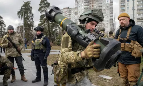 മകാരിവ് തിരിച്ചുപിടിച്ചതായി യുക്രെയ്ൻ; മരിയുപോളിൽ റഷ്യ ആക്രമണം കടുപ്പിച്ചു മകാരിവ് തിരിച്ചുപിടിച്ചതായി യുക്രെയ്ൻ; മരിയുപോളിൽ റഷ്യ ആക്രമണം കടുപ്പിച്ചു