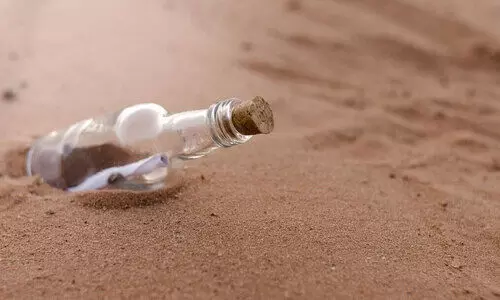 ഒ​ഴു​കി​യെ​ത്തി​ 21 വ​ർ​ഷം പ​ഴ​ക്ക​മു​ള്ള സ​ന്ദേ​ശം