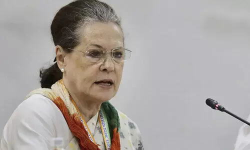 കോൺഗ്രസ് രണ്ടു തട്ടിൽ; വിശദീകരിച്ച് സോണിയ