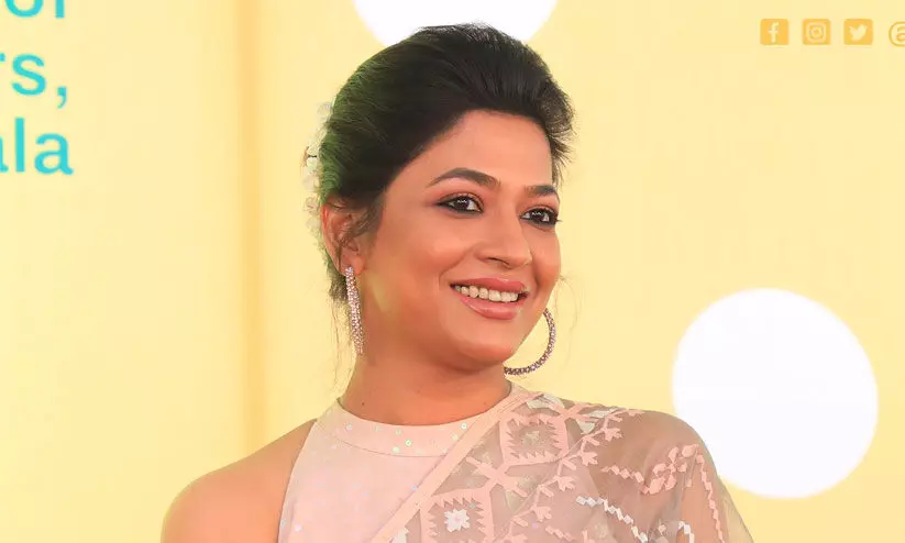 ബംഗ്ലാദേശ് സിനിമയിലും ജീവിതത്തിലും പുരുഷ മേധാവിത്വം -അസ്മേരി ഹക്ക് ബാധോൻ ബംഗ്ലാദേശ് സിനിമയിലും ജീവിതത്തിലും പുരുഷ മേധാവിത്വം -അസ്മേരി ഹക്ക് ബാധോൻ