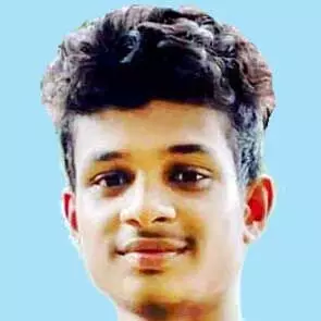 അ​പ​ക​ട​ത്തി​ൽ പ​രി​ക്കേ​റ്റ്​ ചി​കി​ത്സ​യി​ലി​രു​ന്ന യു​വാ​വ് മ​രി​ച്ചു