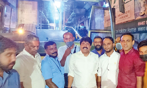 ബംഗളൂരുവിലേക്കുള്ള കെ.എസ്.ആർ.ടി.സി ബസിന് സ്വീകരണം