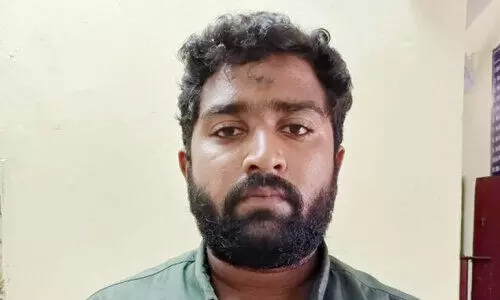 ട്രെയിൻ യാത്രക്കാരിയുടെ മാല പൊട്ടിച്ചയാൾ പിടിയിൽ