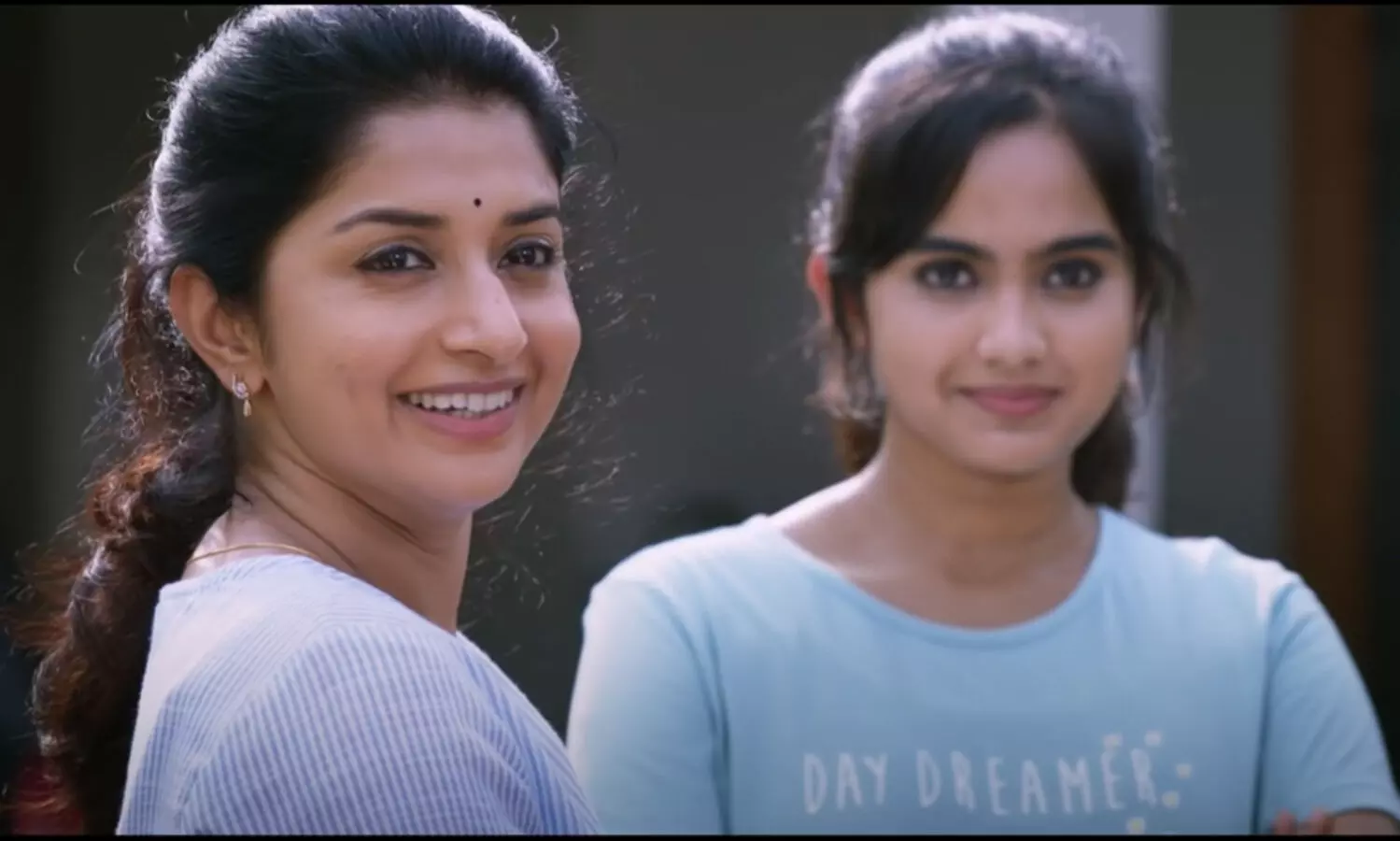 മീരാ ജാസ്മിൻ - ജയറാം ചിത്രം മകളിലെ ഗാനത്തിന്റെ ടീസർ പുറത്ത്