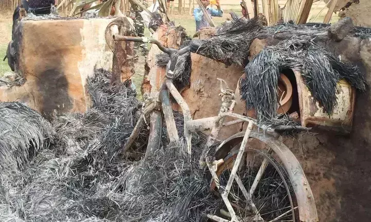 ബംഗാൾ തീവെപ്പ്: ഒരിക്കലും പൊറുക്കരുതെന്ന് മോദി, രാഷ്ട്രപതി ഭരണം വേണമെന്ന് കോൺഗ്രസ്