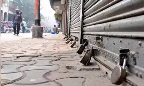 വ്യാപാരികൾ മാത്രം അടച്ചിടേണ്ടതില്ല; നാളെ മുഴുവൻ കടകളും തുറക്കുമെന്ന് ഏകോപന സമിതി വ്യാപാരികൾ മാത്രം അടച്ചിടേണ്ടതില്ല; നാളെ മുഴുവൻ കടകളും തുറക്കുമെന്ന് ഏകോപന സമിതി