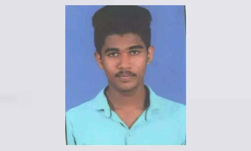 ലോറിയും ബൈക്കും കൂട്ടിയിടിച്ച് സോഫ്റ്റ് വെയർ ഡിസൈനർ മരിച്ചു