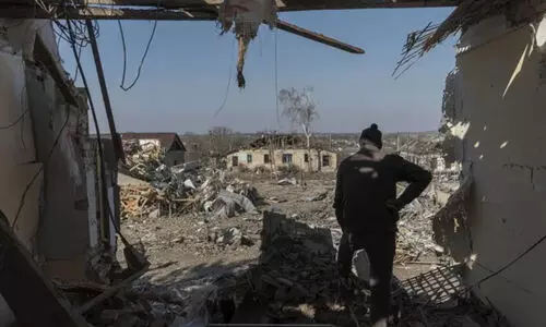 യുക്രെയ്നിലെ എണ്ണസംഭരണ കേന്ദ്രം റഷ്യ തകർത്തു യുക്രെയ്നിലെ എണ്ണസംഭരണ കേന്ദ്രം റഷ്യ തകർത്തു