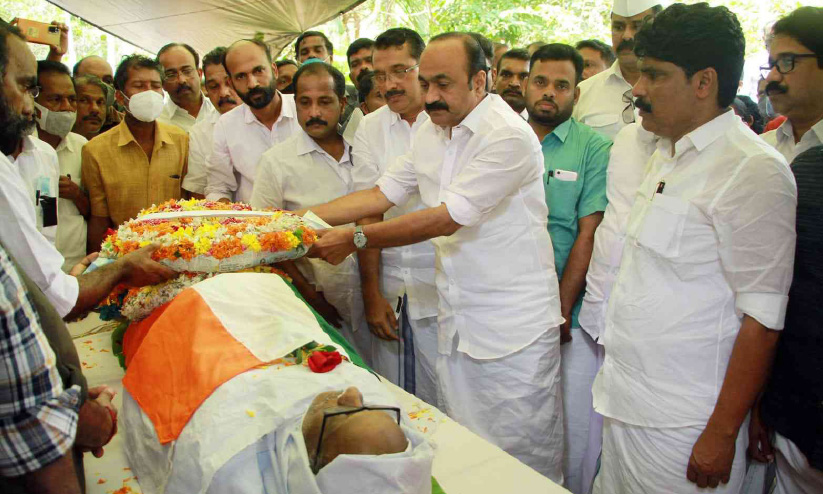 യു. രാജീവൻ; നഷ്ടമായത് സൗമ്യതയും ആദരവുംനിറഞ്ഞ നേതാവിനെ യു. രാജീവൻ; നഷ്ടമായത് സൗമ്യതയും ആദരവുംനിറഞ്ഞ നേതാവിനെ