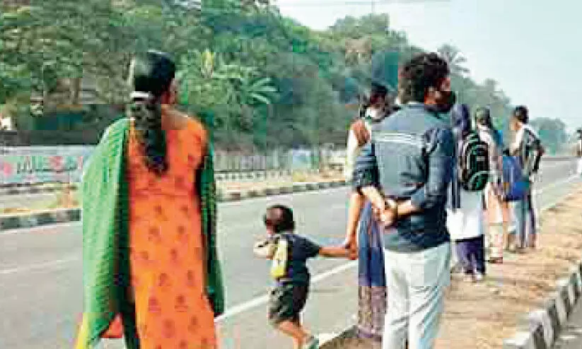 ശൊ...! വല്ലാത്തൊരു ബസ് കയറ്റം ശൊ...! വല്ലാത്തൊരു ബസ് കയറ്റം